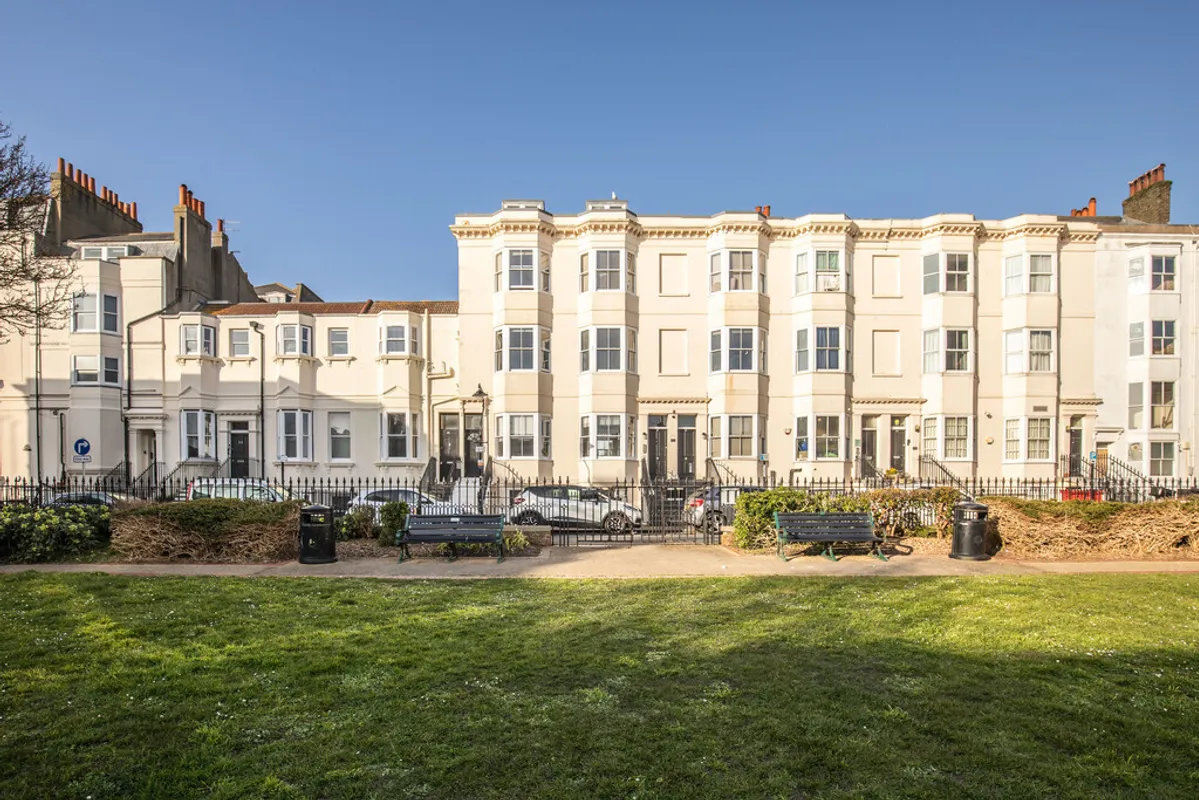 Clarence Square, Brighton, BN1 1ED