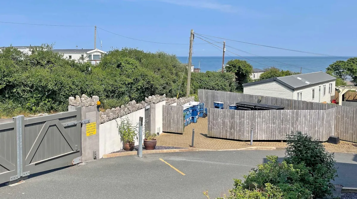 Beach Road, Benllech, Tyn-y-Gongl, Isle of Anglesey, LL74