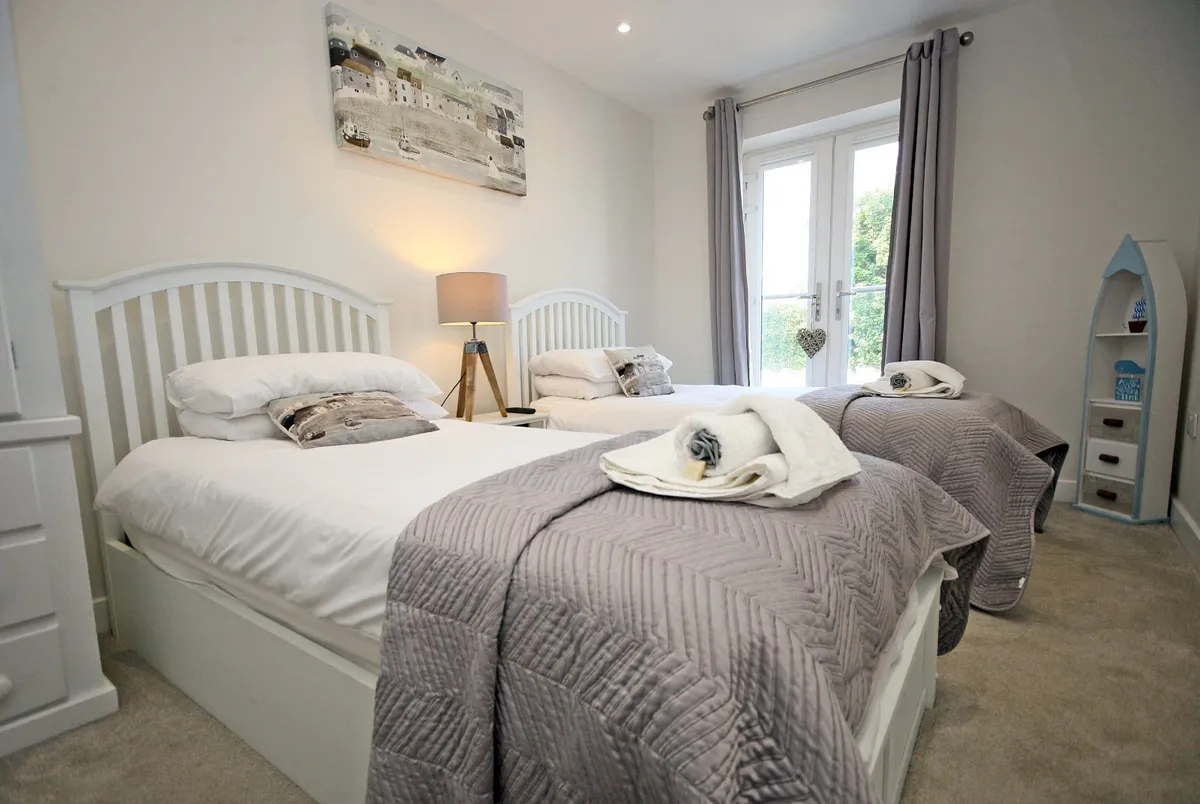 Beach Road, Benllech, Tyn-y-Gongl, Isle of Anglesey, LL74