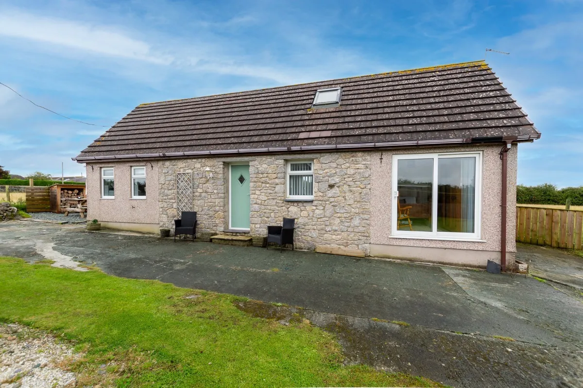 Lon Groes, Gaerwen, Isle of Anglesey, LL60