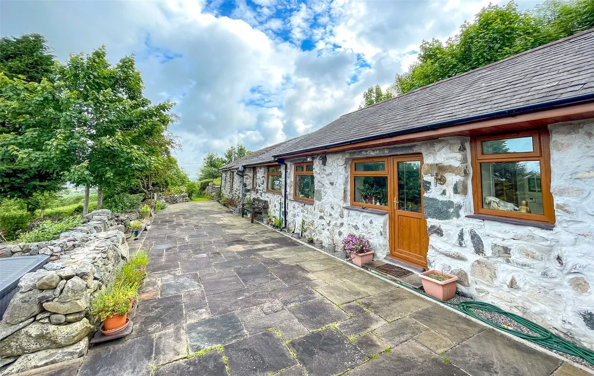 Ceunant, Caernarfon, Gwynedd, LL55