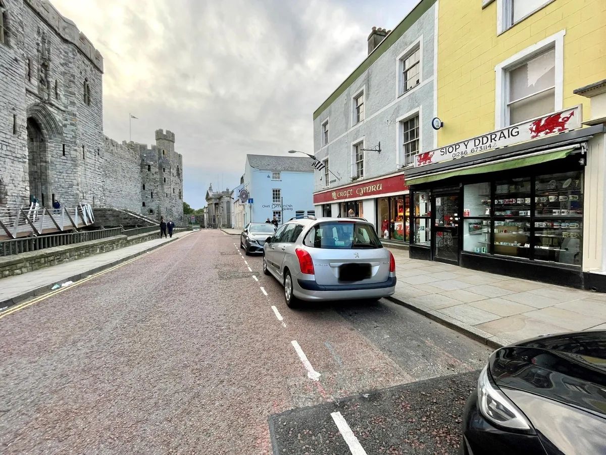 Ll55 property for sale in Castle Ditch, Caernarfon, Gwynedd, LL55 - £150,000