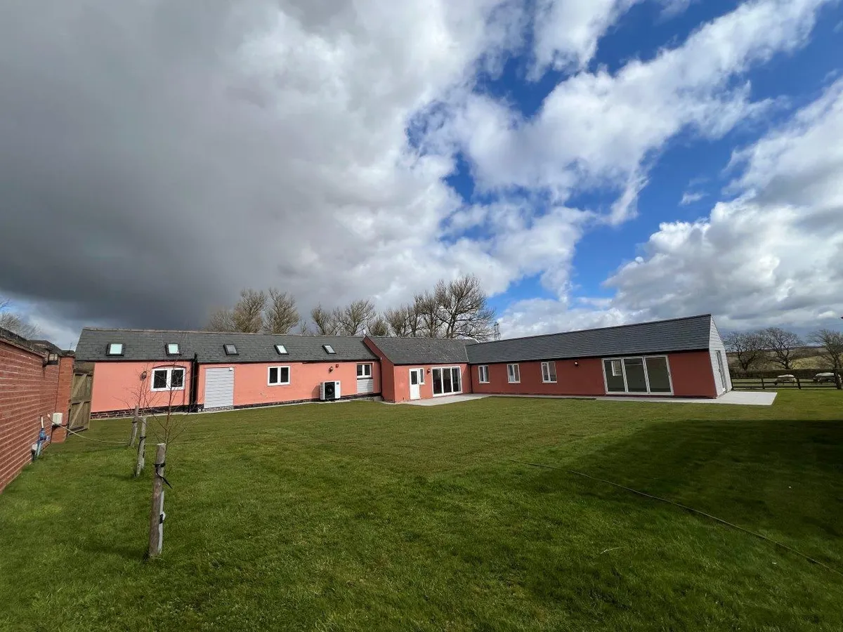 JERICHO LODGE STABLES, LEESTHORPE, MELTON MOWBRAY