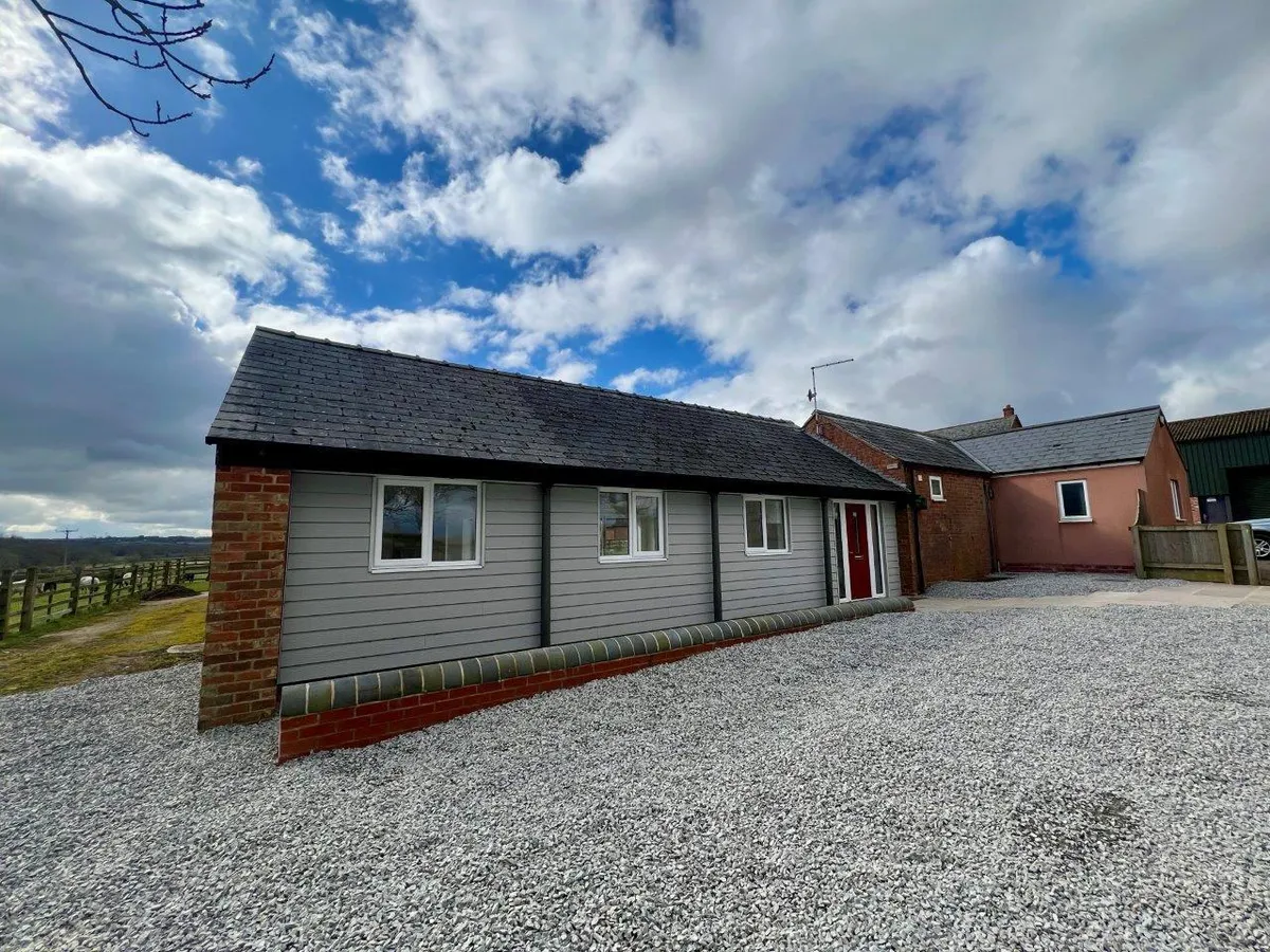 JERICHO LODGE STABLES, LEESTHORPE, MELTON MOWBRAY
