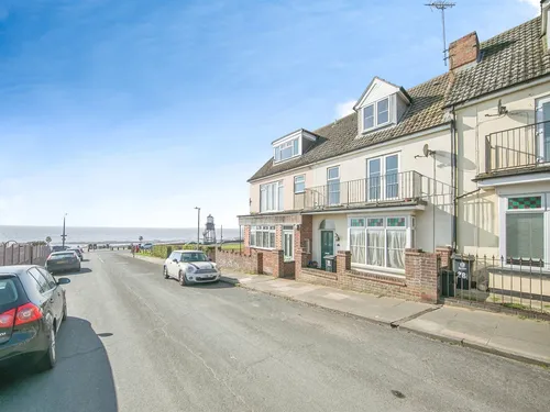 Beach Road, Harwichphoto