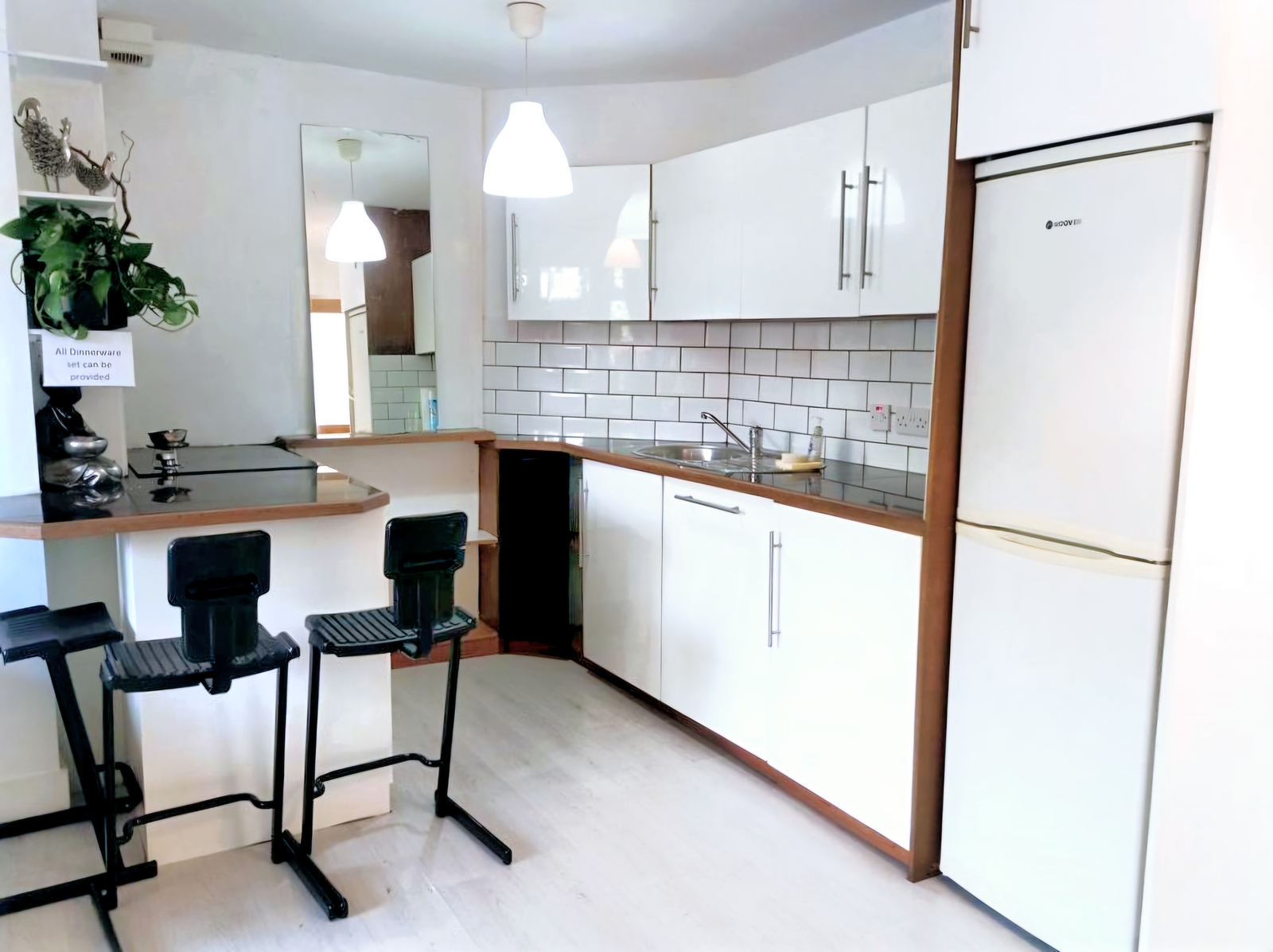 One Bedroom Flat  For sale  Ground Floor  Garden  Wallcote Avenue  NW2 Image 3