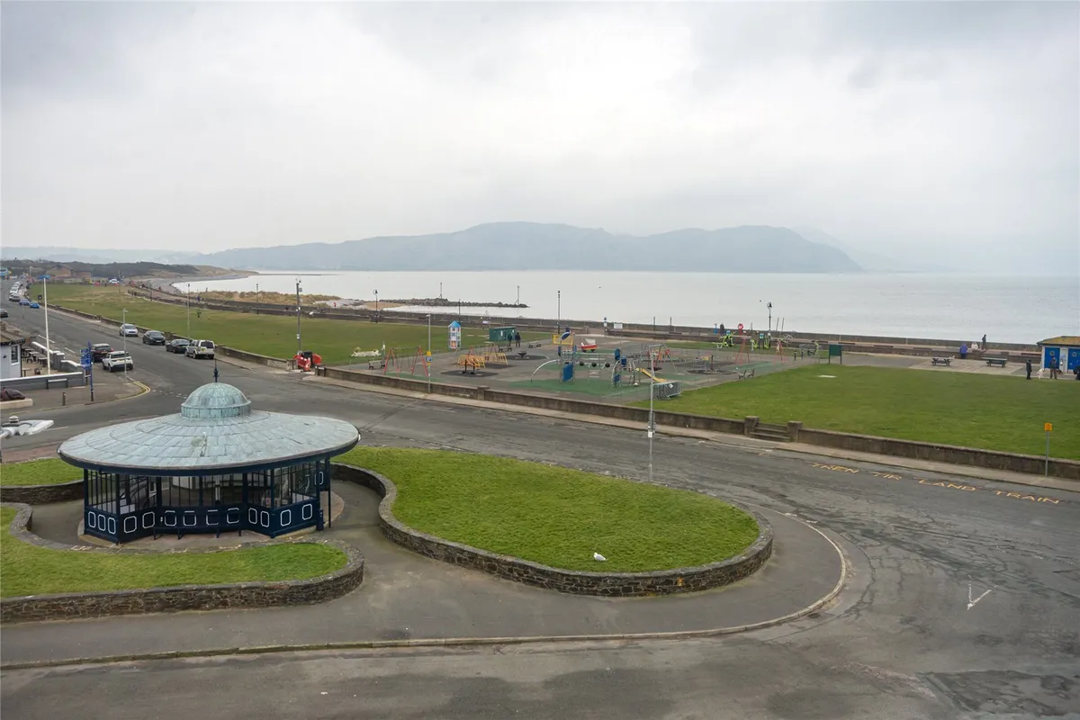 West Parade, Llandudno, Conwy, LL30