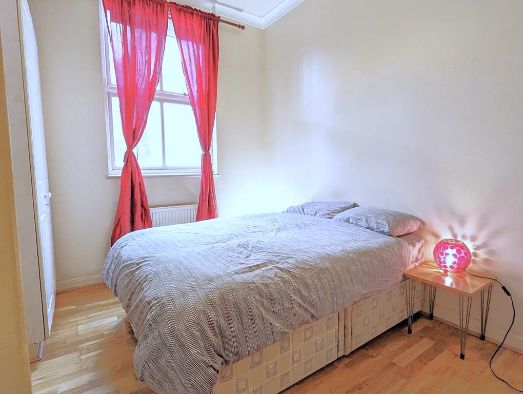 Stunning Two Bedroom Flat for Sale in Notting Hill Gate, W11 Image 5