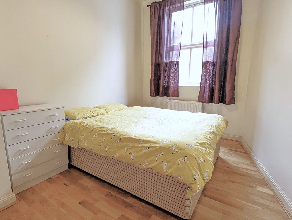 Stunning Two Bedroom Flat for Sale in Notting Hill Gate, W11 Image 6