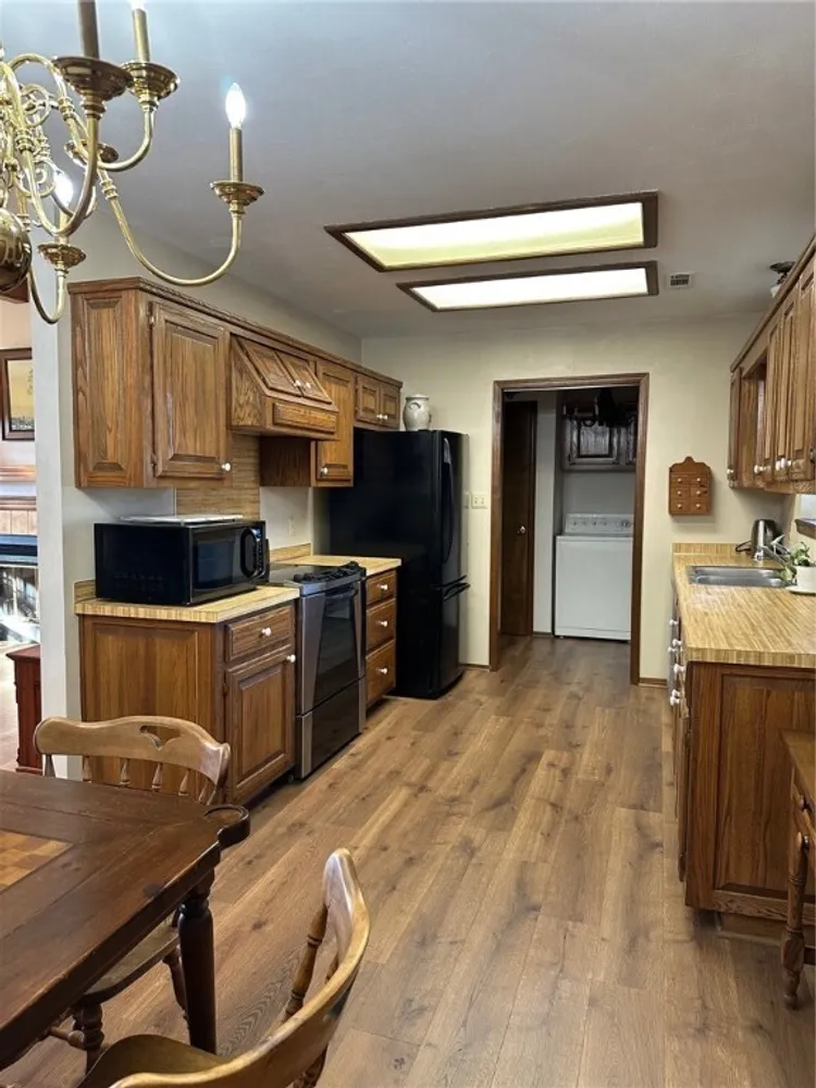 1105 N Cardinal Dr, Rogers, AR 72756