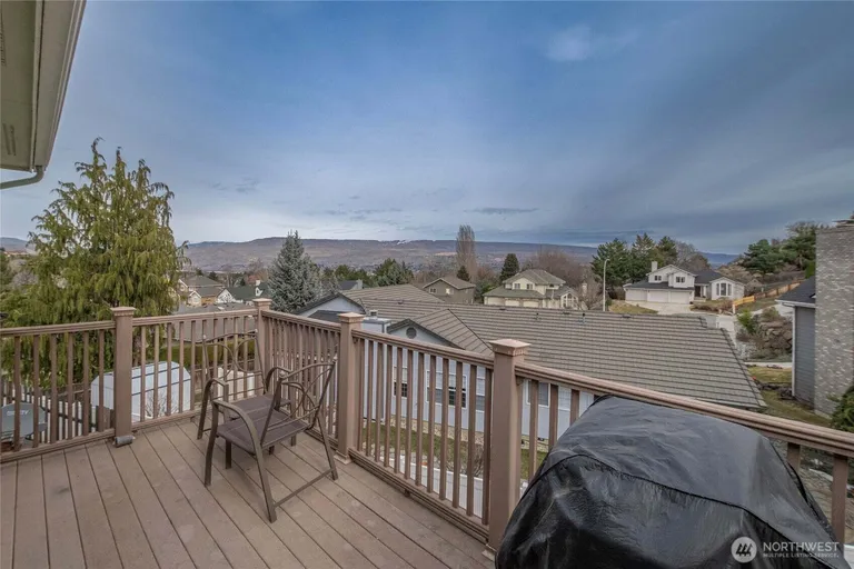 397 Lars Ln, Wenatchee, WA 98801