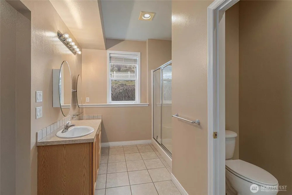 397 Lars Ln, Wenatchee, WA 98801