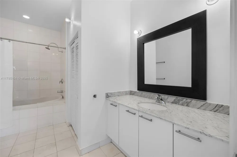 2001 Meridian Ave, Miami Beach, FL 33139