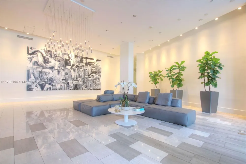 2001 Meridian Ave, Miami Beach, FL 33139