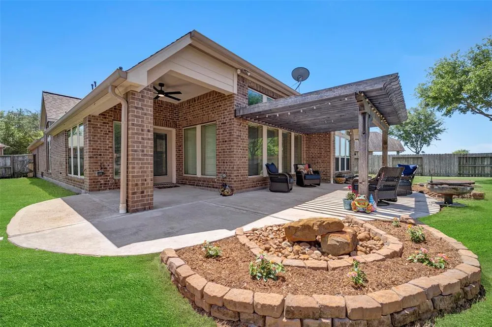 17638 Cleeves Dr, Richmond, TX 77407