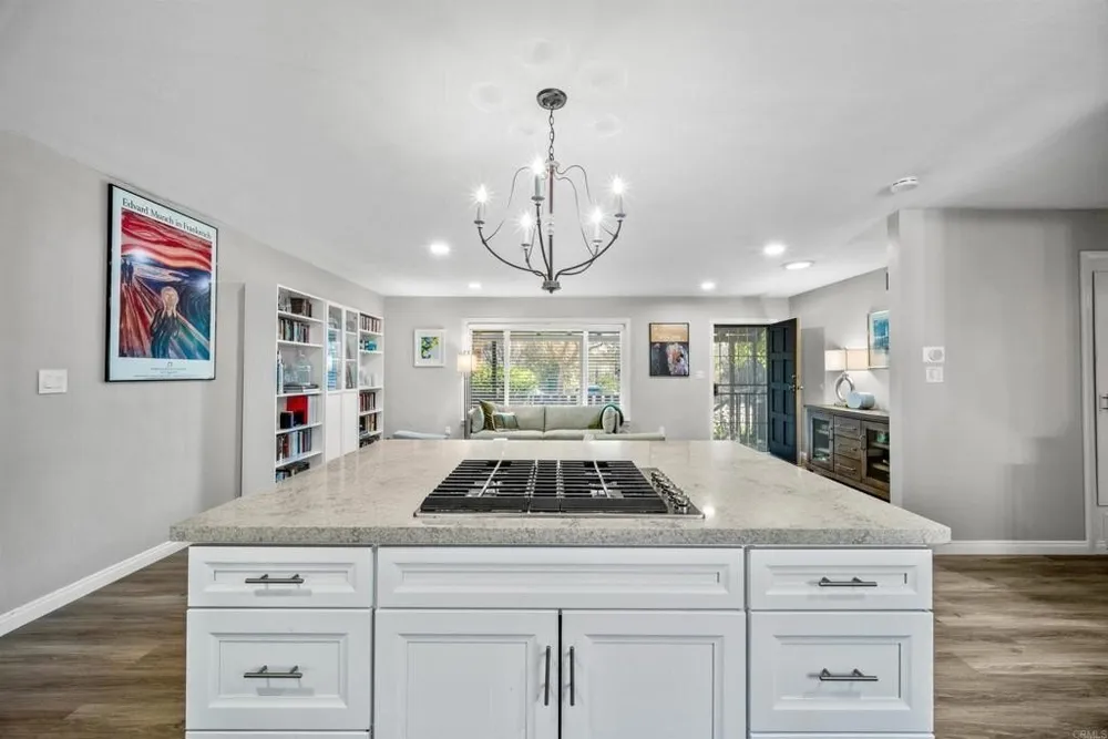 4620 Panchoy Dr, La Mesa, CA 91941