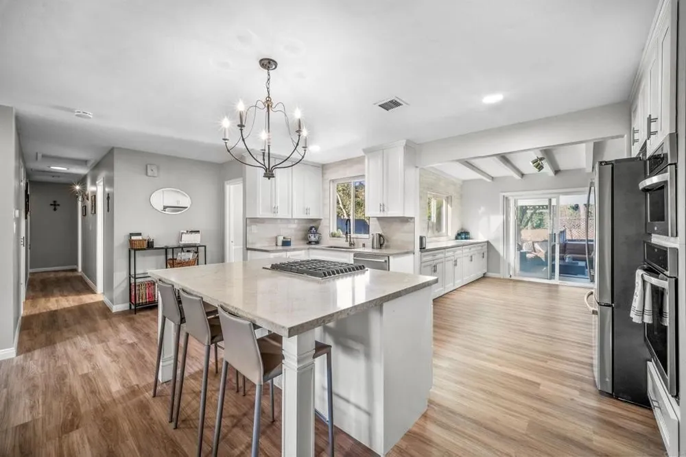 4620 Panchoy Dr, La Mesa, CA 91941