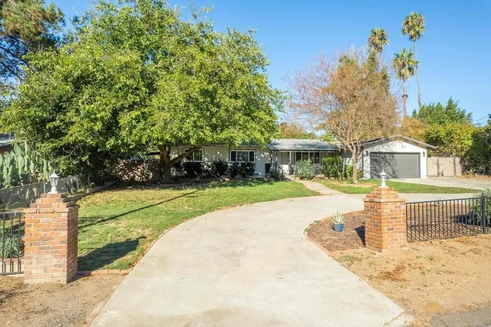 4620 Panchoy Dr, La Mesa, CA 91941