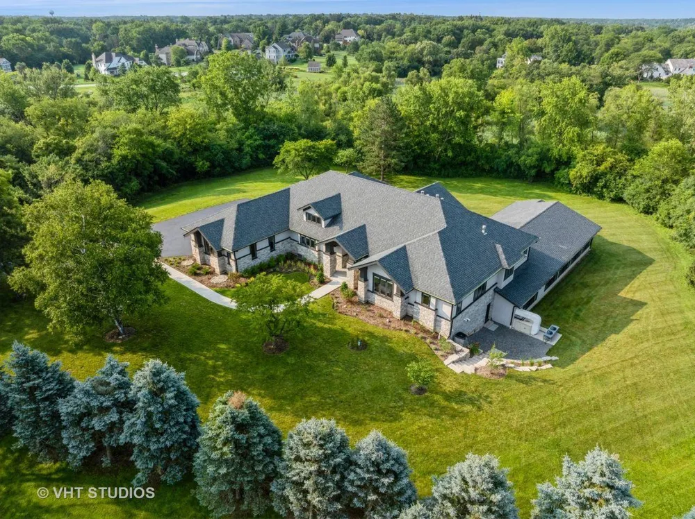 26153 W Cuba Rd, Barrington, IL 60010