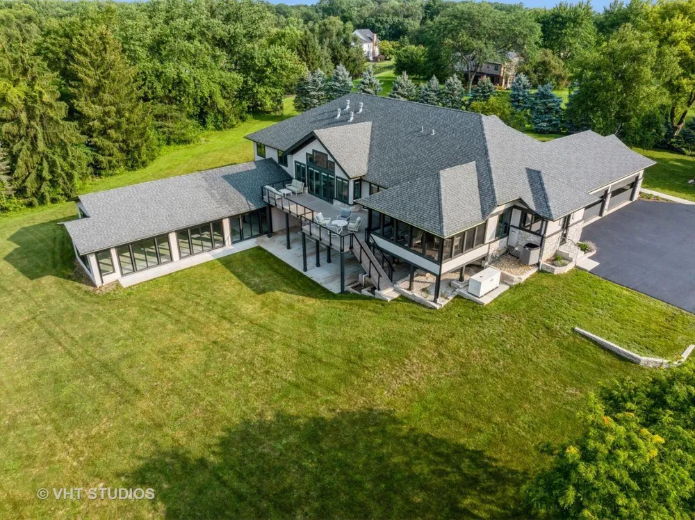 26153 W Cuba Rd, Barrington, IL 60010