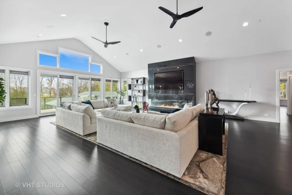 26153 W Cuba Rd, Barrington, IL 60010
