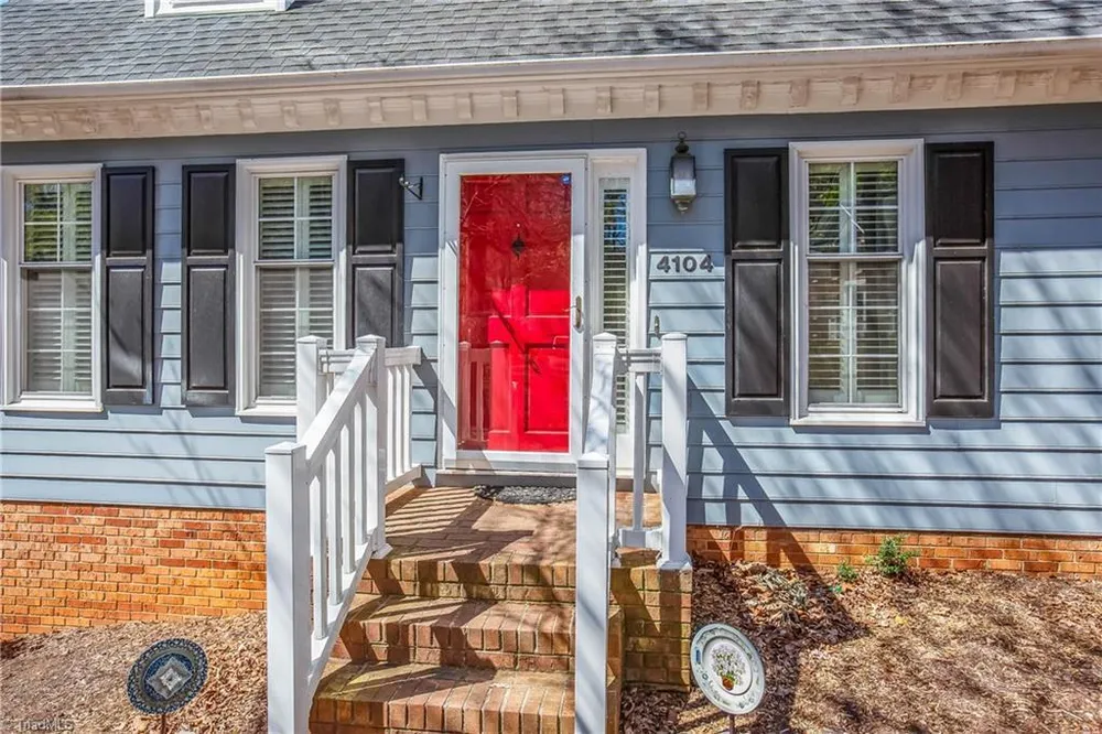 4104 Moss Brook Dr, Winston Salem, NC 27127