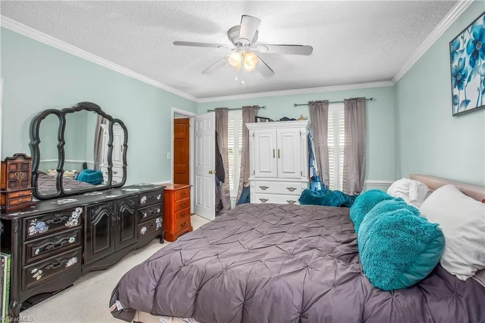 4104 Moss Brook Dr, Winston Salem, NC 27127