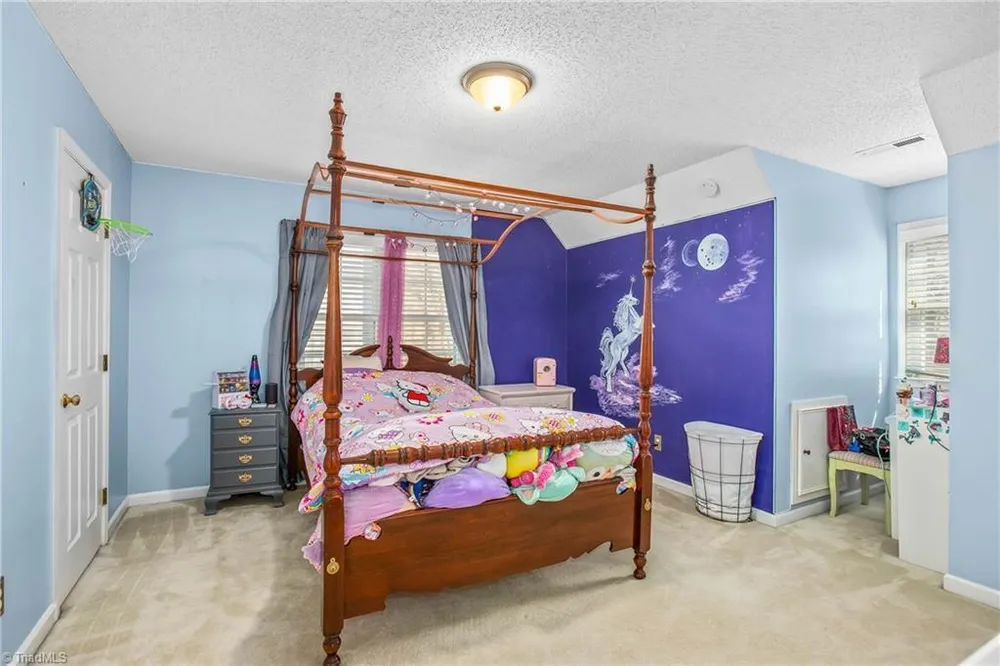 4104 Moss Brook Dr, Winston Salem, NC 27127