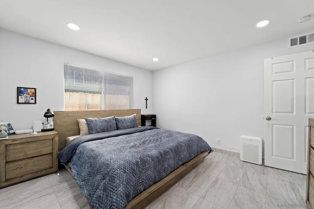 196 W Park Ave, El Cajon, CA 92020
