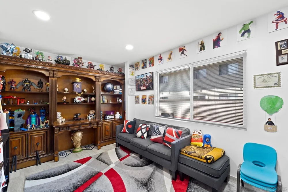 196 W Park Ave, El Cajon, CA 92020