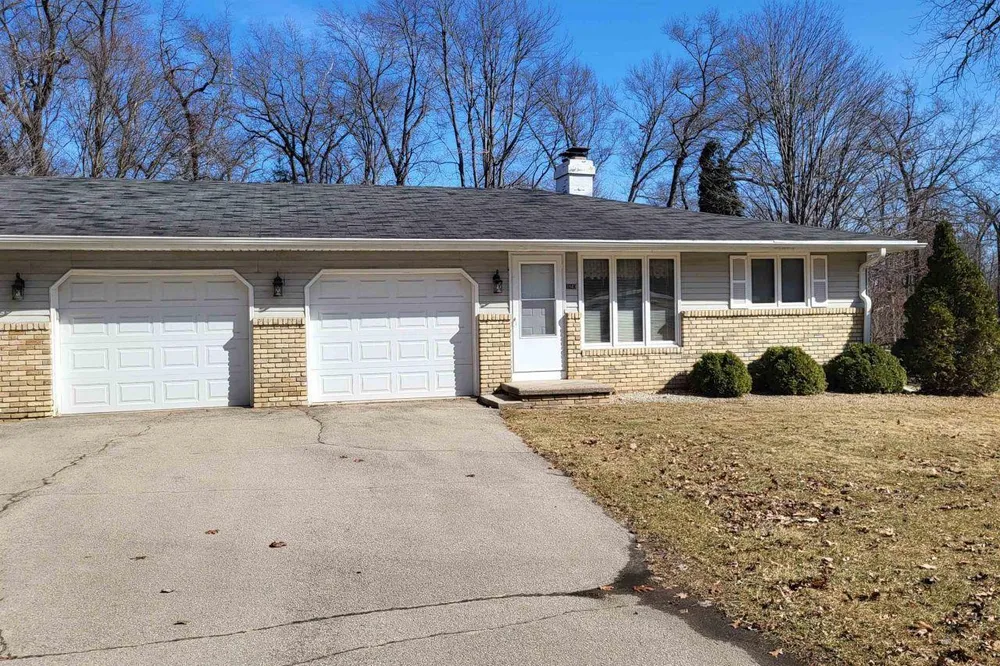 1941 Belmont Dr, Green Bay, WI 54304