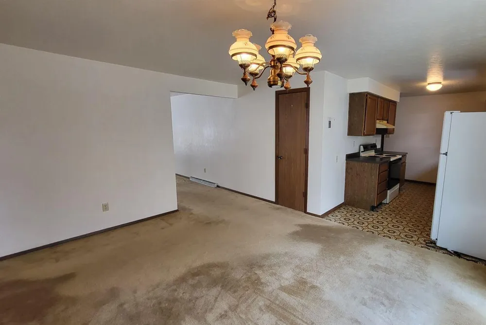 1941 Belmont Dr, Green Bay, WI 54304