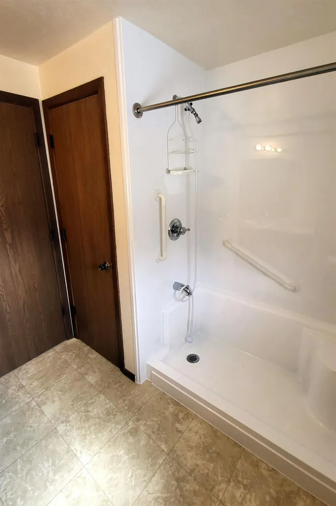 1941 Belmont Dr, Green Bay, WI 54304