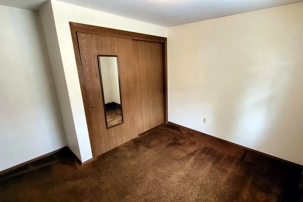 1941 Belmont Dr, Green Bay, WI 54304