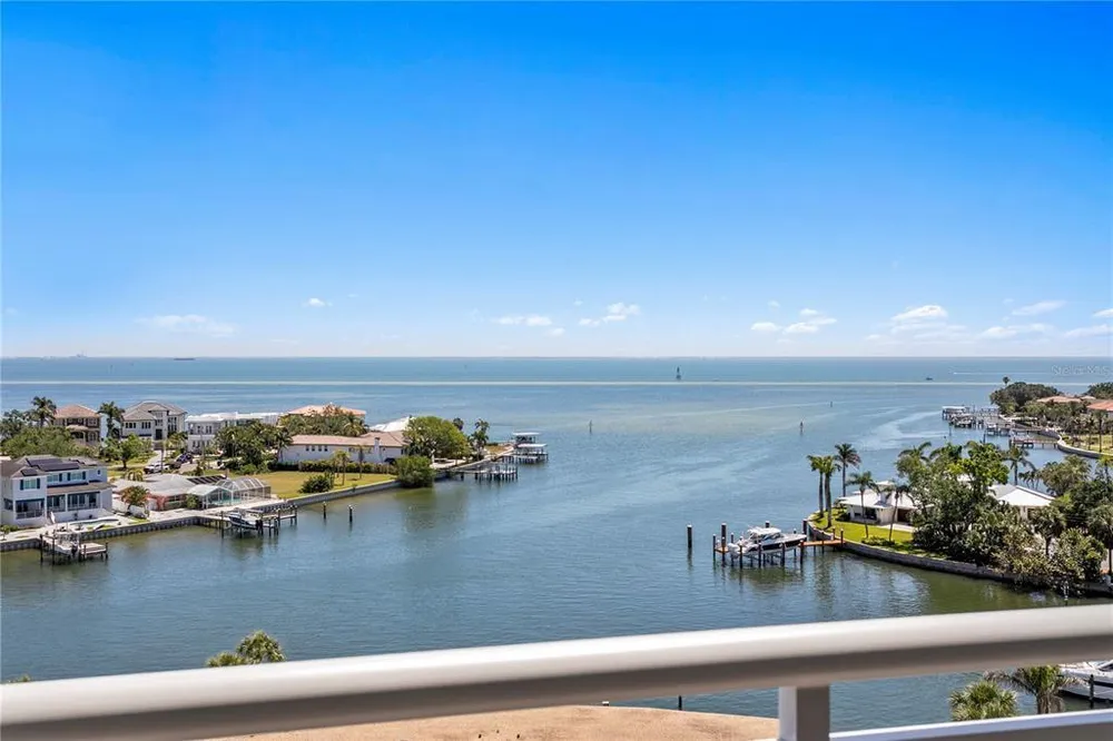 1325 Snell Isle Blvd NE, St Petersburg, FL 33704