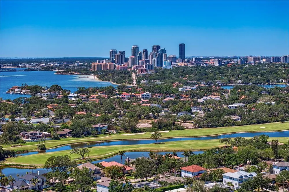 1325 Snell Isle Blvd NE, St Petersburg, FL 33704