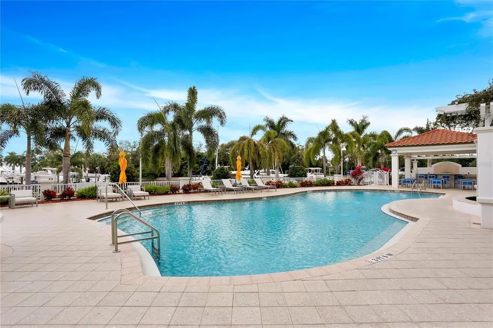 1325 Snell Isle Blvd NE, St Petersburg, FL 33704