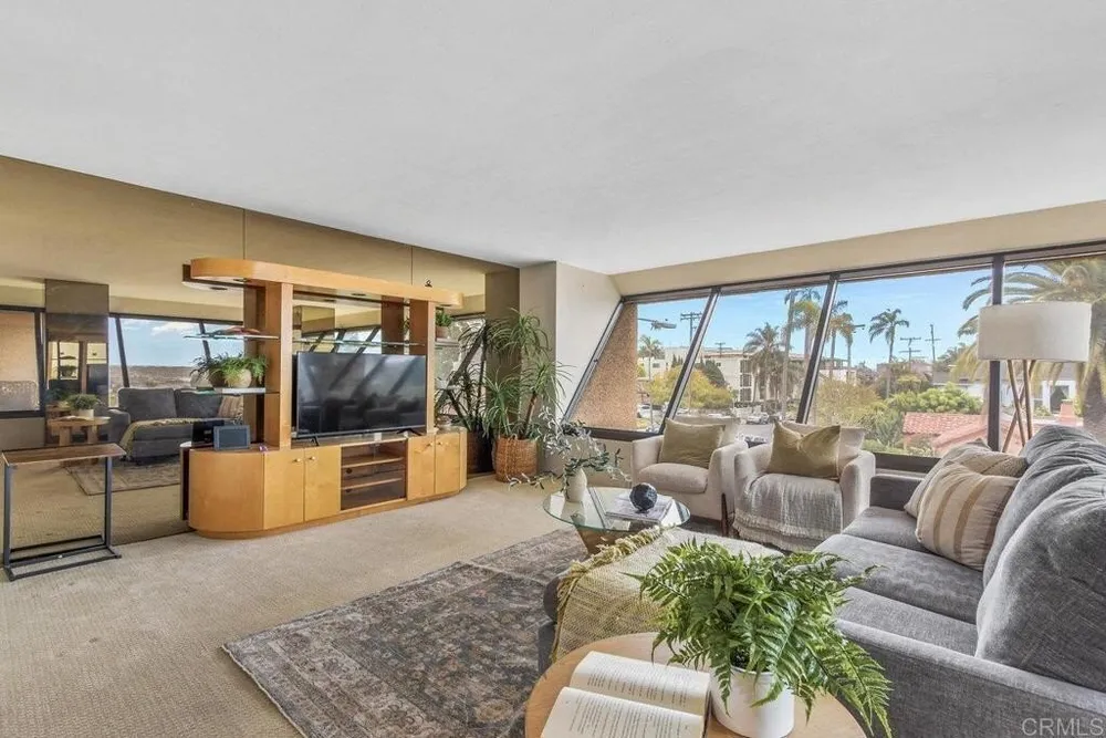 230 W Laurel St, San Diego, CA 92101