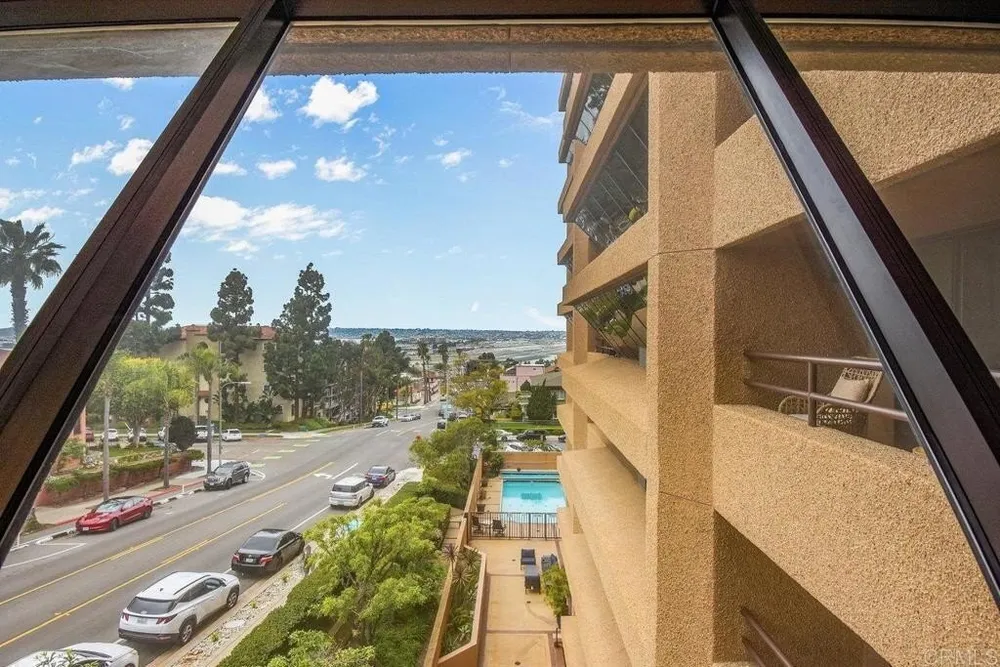 230 W Laurel St, San Diego, CA 92101