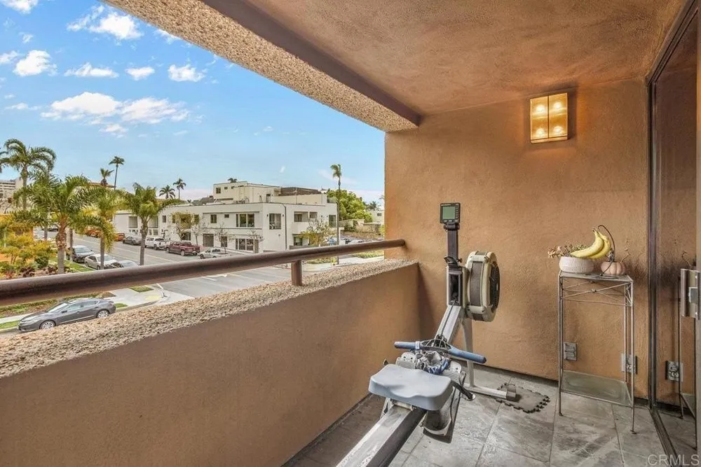 230 W Laurel St, San Diego, CA 92101