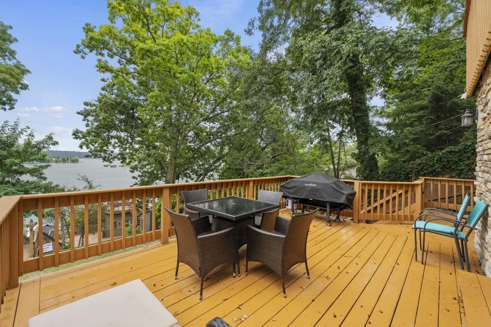 60 Lane 440 Lake James, Angola, IN 46703