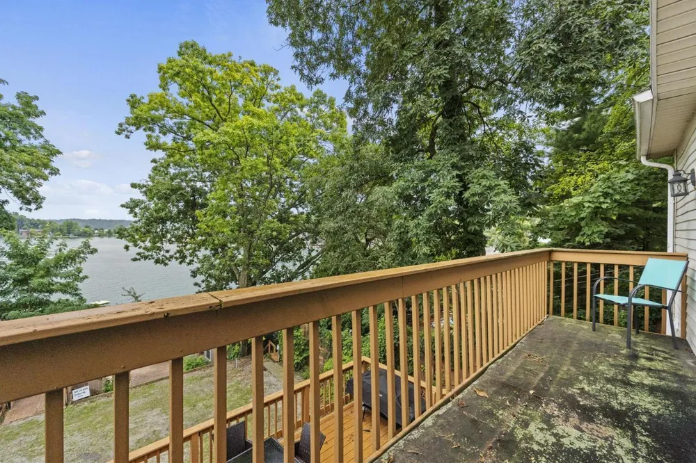 60 Lane 440 Lake James, Angola, IN 46703
