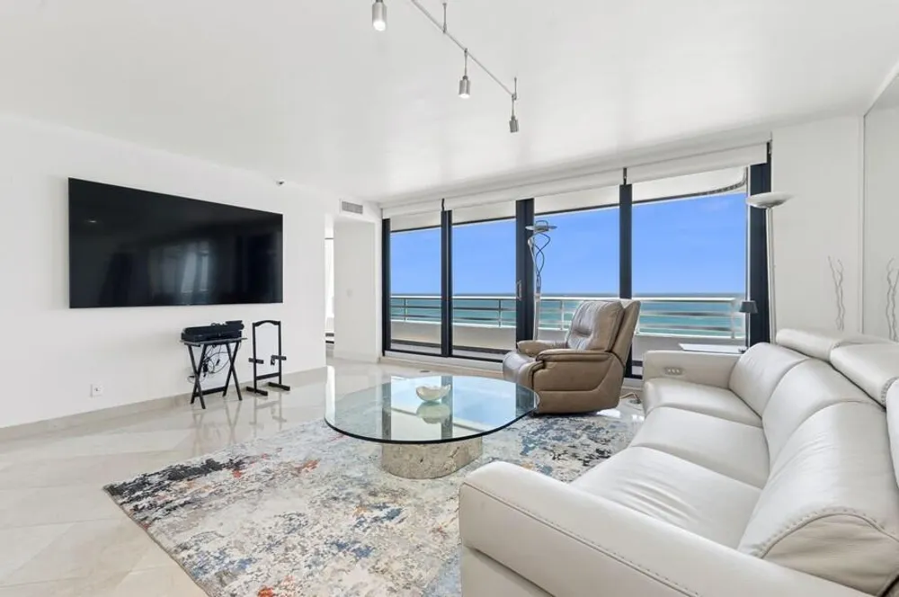 1400 S Ocean Blvd, Boca Raton, FL 33432
