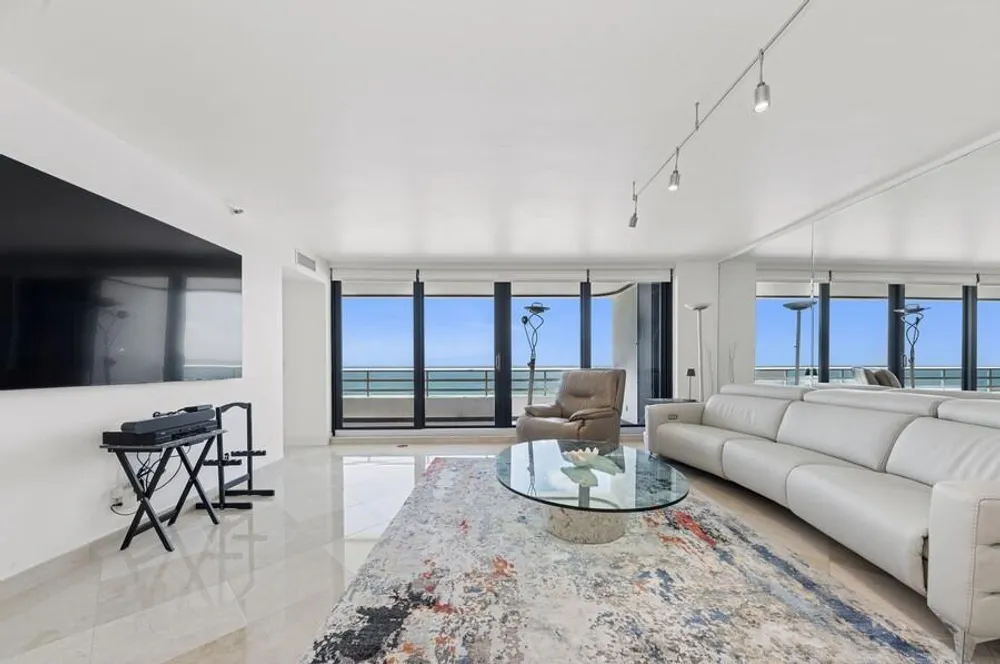 1400 S Ocean Blvd, Boca Raton, FL 33432
