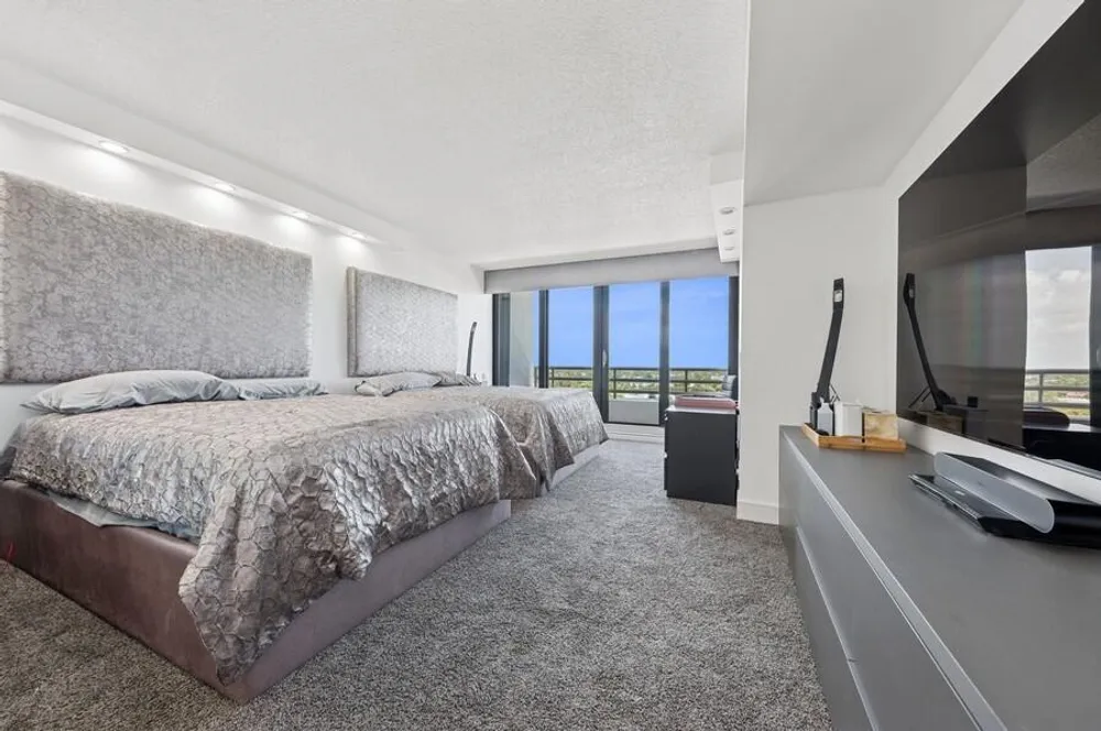 1400 S Ocean Blvd, Boca Raton, FL 33432