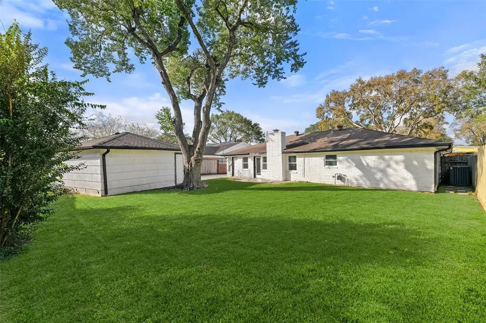 6235 Dumfries Dr, Houston, TX 77096