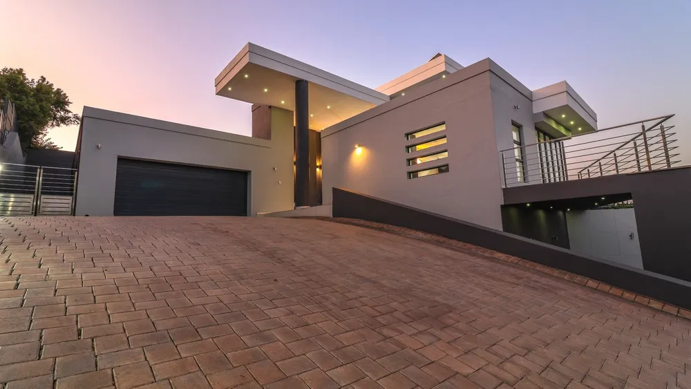 South Africa, Gauteng, Featherbrooke Estate, Crow's Nest, 1220