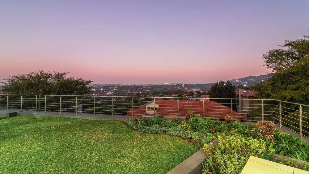 South Africa, Gauteng, Featherbrooke Estate, Crow's Nest, 1220
