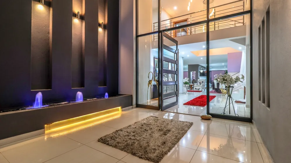 South Africa, Gauteng, Featherbrooke Estate, Crow's Nest, 1220