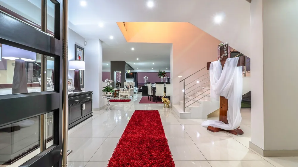 South Africa, Gauteng, Featherbrooke Estate, Crow's Nest, 1220